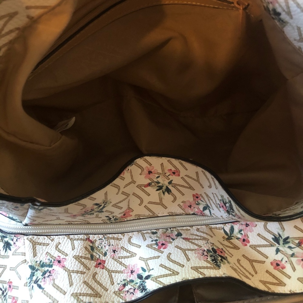 Purse - Picture 3 of 4